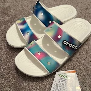 Crocs double strap sandal rainbow white